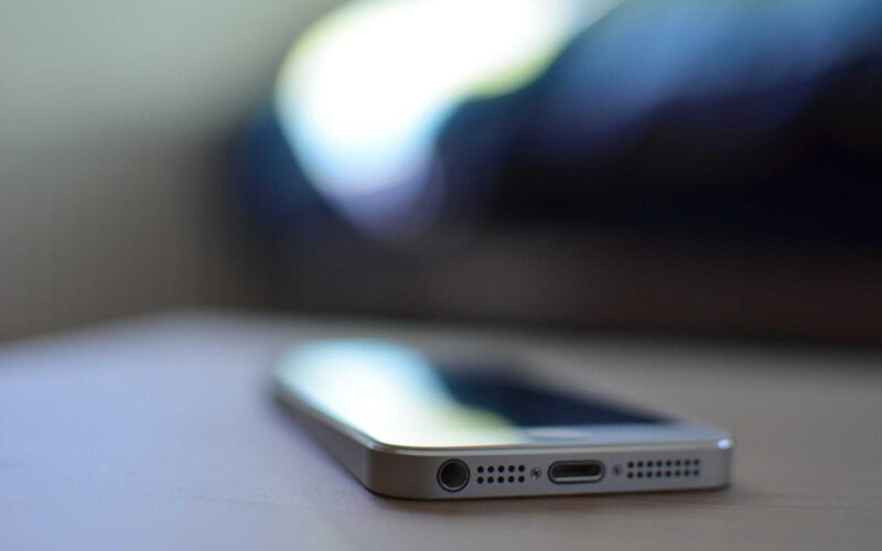 7 Kebiasaan yang Diam-Diam Merusak Baterai Smartphone